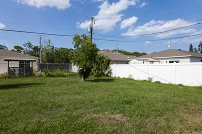 2581 SE Dogwood Avenue, Port Saint Lucie, FL 34952 - Photo 14