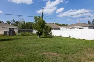 2581 SE Dogwood Ave, Port Saint Lucie, FL 34952 - Photo 14