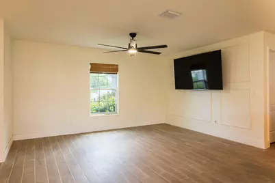 2581 SE Dogwood Avenue, Port Saint Lucie, FL 34952 - Photo 4