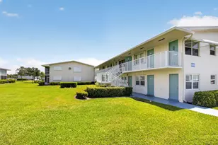 660 Horizon W, Boynton Beach, FL 33435 - Photo 2