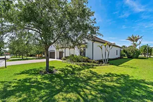 4560 SW Gossamer Cir, Palm City, FL 34990 - Photo 2