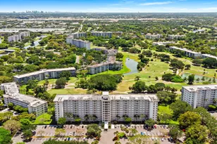 3510 Oaks Way, Pompano Beach, FL 33069 - Photo 2
