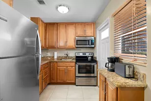 2701 NE 1st St, Pompano Beach, FL 33062 - Photo 8