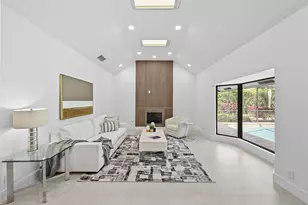 7571 Estrella Cir, Boca Raton, FL 33433 - Photo 2