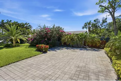 4461 NE 15th Avenue, Oakland Park, FL 33334 - Photo 4