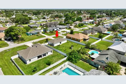 718 SW Curry Street, Port Saint Lucie, FL 34983 - Photo 14