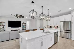 10281 SW Captiva Dr, Port Saint Lucie, FL 34987 - Photo 12