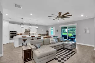 10281 SW Captiva Dr, Port Saint Lucie, FL 34987 - Photo 14