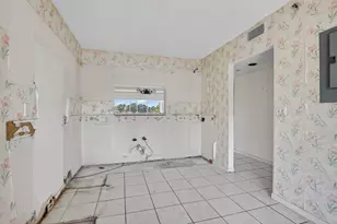 280 NW 67th St, Boca Raton, FL 33487 - Photo 8