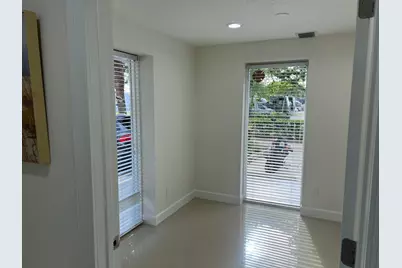 500 Commerce Way Way W #6-7, Jupiter, FL 33458 - Photo 2