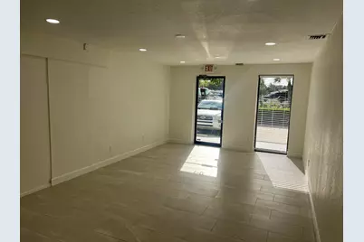 500 Commerce Way Way W #6-7, Jupiter, FL 33458 - Photo 8