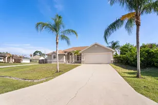 1391 SW Bellevue Ave, Port Saint Lucie, FL 34953 - Photo 2