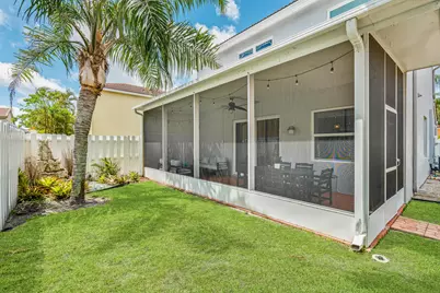 8102 Pelican Harbour Drive, Lake Worth, FL 33467 - Photo 22