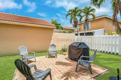 8102 Pelican Harbour Drive, Lake Worth, FL 33467 - Photo 20