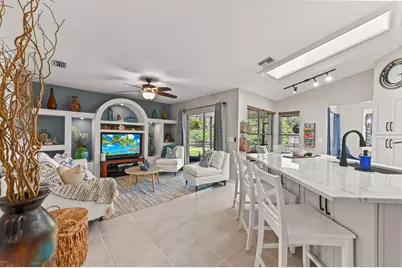 118 Royal Pine Circle N, Royal Palm Beach, FL 33411 - Photo 10