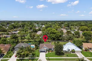 118 Royal Pine Cir N, Royal Palm Beach, FL 33411 - Photo 2