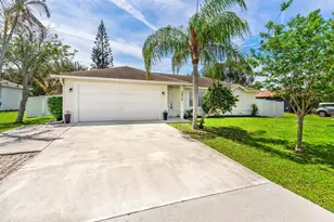 2814 SE Melaleuca Blvd, Port Saint Lucie, FL 34952 - Photo 1