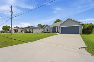 5718 NW Alcazar Terrace, Port Saint Lucie, FL 34986 - Photo 4