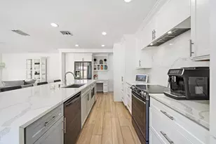 10101 Oak Bark Ln, Palm Beach Gardens, FL 33410 - Photo 4