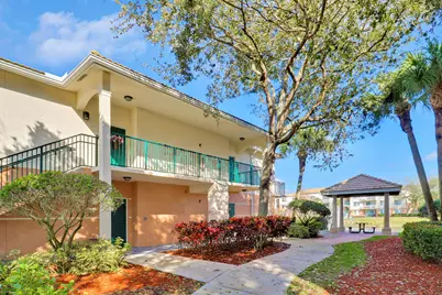 9212 W Myrtlewood Circle W, Palm Beach Gardens, FL 33418 - Photo 4