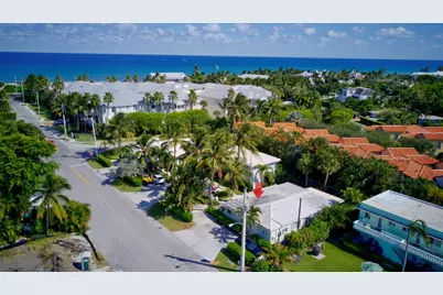 1020 Casuarina Road, Delray Beach, FL 33483 - Photo 2