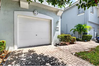 3271 Laurel Ridge Circle, Riviera Beach, FL 33404 - Photo 2