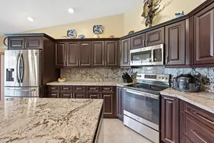 1042 NW 110th Ln, Coral Springs, FL 33071 - Photo 12