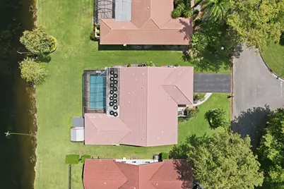 1042 NW 110th Lane, Coral Springs, FL 33071 - Photo 2
