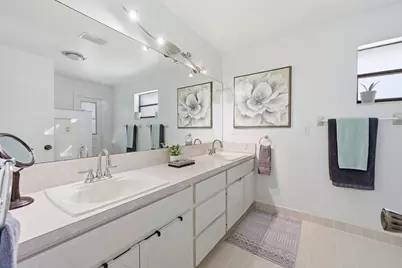 1042 NW 110th Lane, Coral Springs, FL 33071 - Photo 32