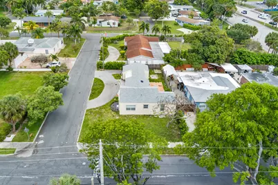 1048 Van Deventer, West Palm Beach, FL 33405 - Photo 6