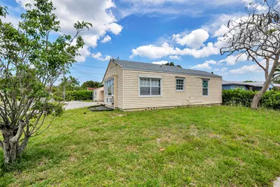 1048 Van Deventer, West Palm Beach, FL 33405 - Photo 4