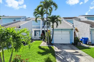 115 Fairway Ln, Royal Palm Beach, FL 33411 - Photo 2