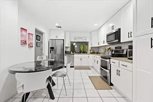 115 Fairway Ln, Royal Palm Beach, FL 33411 - Photo 8