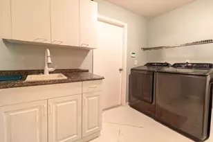5062 Kensington Cir, Coral Springs, FL 33076 - Photo 16