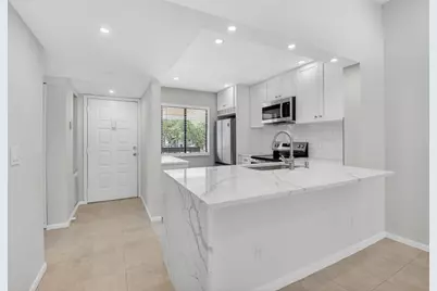 6649 Somerset Drive #206, Boca Raton, FL 33433 - Photo 6