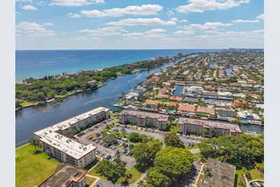 3050 NE 48th Court #305, Lighthouse Point, FL 33064 - Photo 2