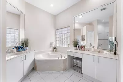 12420 NW 50th Place, Coral Springs, FL 33076 - Photo 18