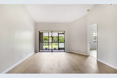 9663 NW 76th Street, Tamarac, FL 33321 - Photo 8