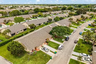 9663 NW 76th St, Tamarac, FL 33321 - Photo 4