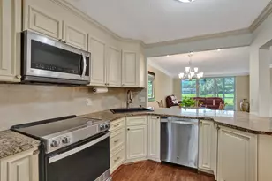 3621 Oaks Clubhouse Dr, Pompano Beach, FL 33069 - Photo 10