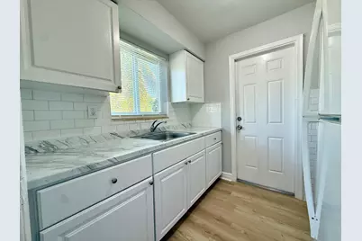3041 NE 7th Avenue #C, Pompano Beach, FL 33064 - Photo 2