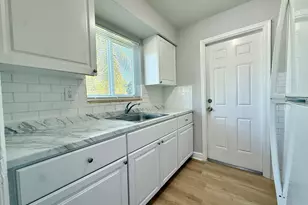 3041 NE 7th Ave, Pompano Beach, FL 33064 - Photo 2