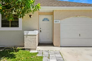 601 SW Ester Ave, Port Saint Lucie, FL 34983 - Photo 2
