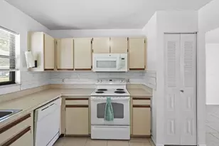 601 SW Ester Ave, Port Saint Lucie, FL 34983 - Photo 4