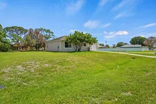 601 SW Ester Ave, Port Saint Lucie, FL 34983 - Photo 16