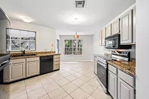 160 Royal Pine Cir S, Royal Palm Beach, FL 33411 - Photo 8