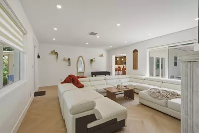 610 NE 16th Terrace, Fort Lauderdale, FL 33304 - Photo 6