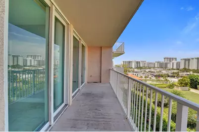 3020 NE 32nd Avenue #807, Fort Lauderdale, FL 33308 - Photo 4
