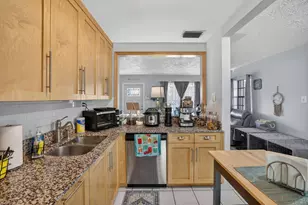 131 SW 7th Terrace, Hallandale Beach, FL 33009 - Photo 22