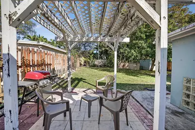 131 SW 7th Terrace, Hallandale Beach, FL 33009 - Photo 34